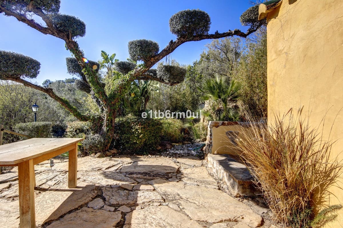 5 sypialnia Finka/Dom wiejski na sprzedaż w Ojen z basenem - 1 600 000 € (Ref: 9705116)