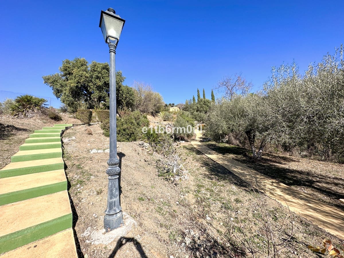 5 sypialnia Finka/Dom wiejski na sprzedaż w Ojen z basenem - 1 600 000 € (Ref: 9705116)