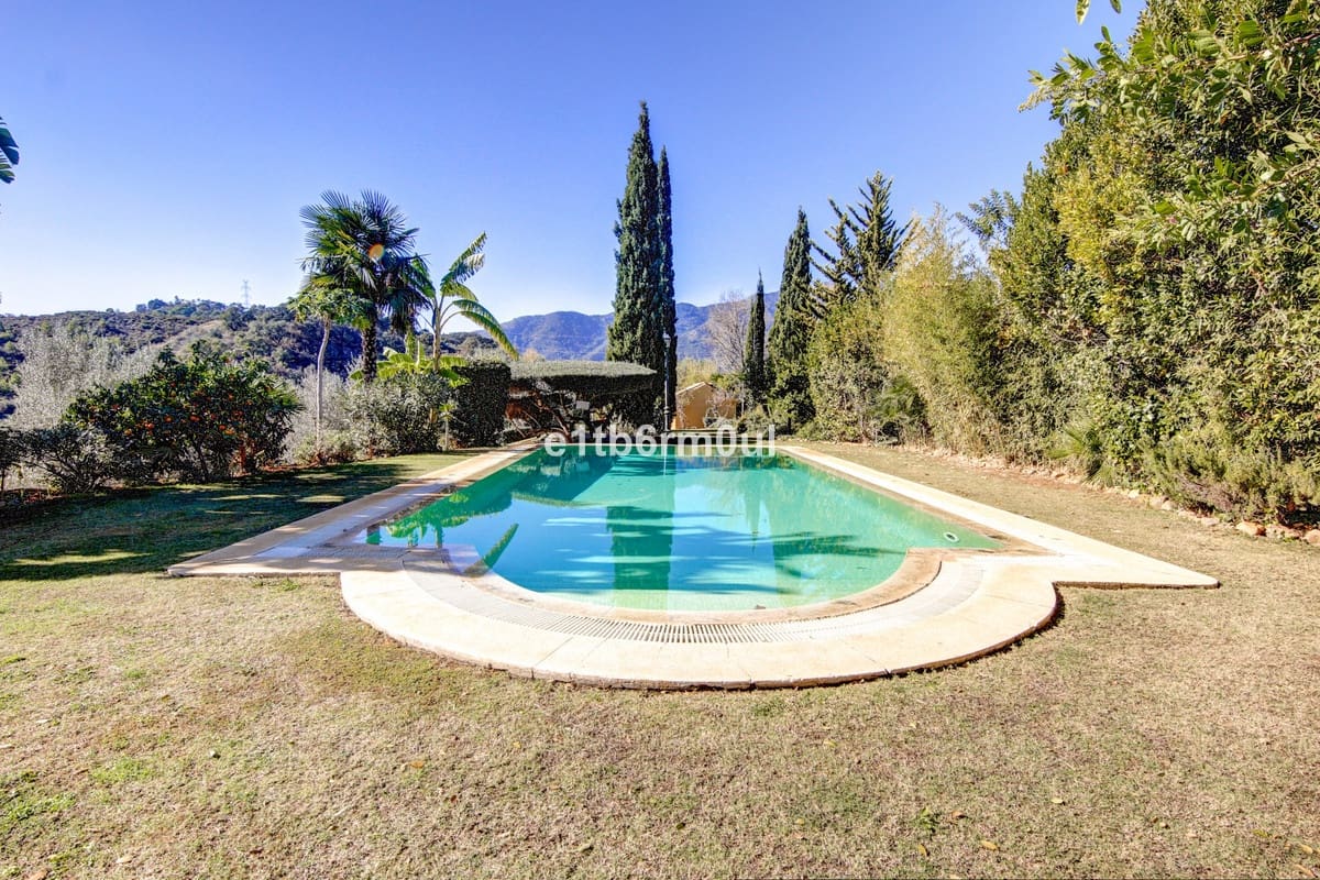 5 sypialnia Finka/Dom wiejski na sprzedaż w Ojen z basenem - 1 600 000 € (Ref: 9705116)