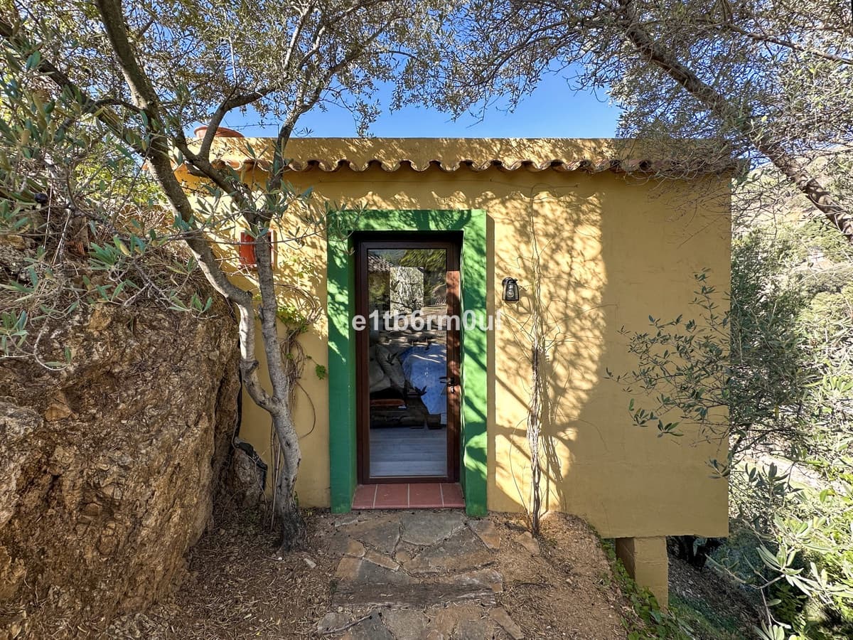 5 sypialnia Finka/Dom wiejski na sprzedaż w Ojen z basenem - 1 600 000 € (Ref: 9705116)