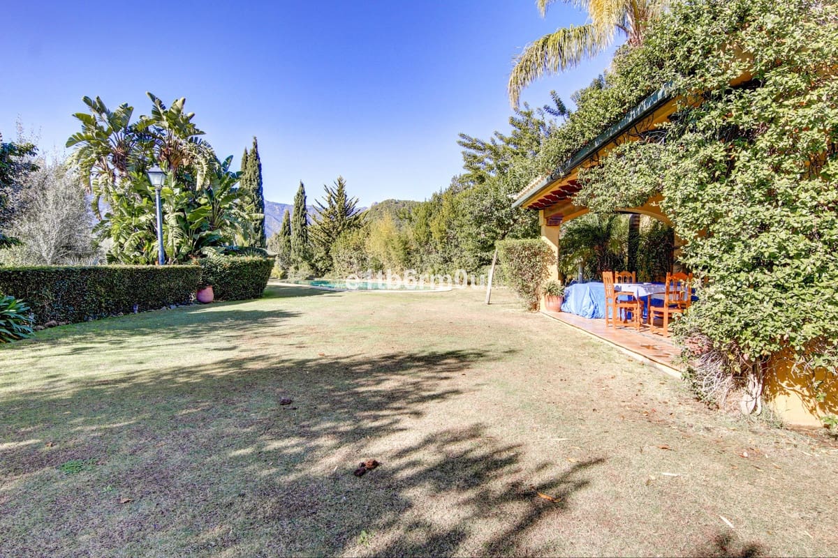 5 bedroom Finca/Country House for sale in Ojen with pool - € 1,500,000 (Ref: 9705116)