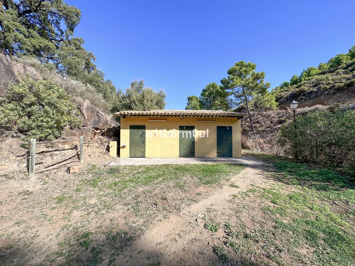 5 bedroom Finca/Country House for sale in Ojen with pool - € 1,500,000 (Ref: 9705116)