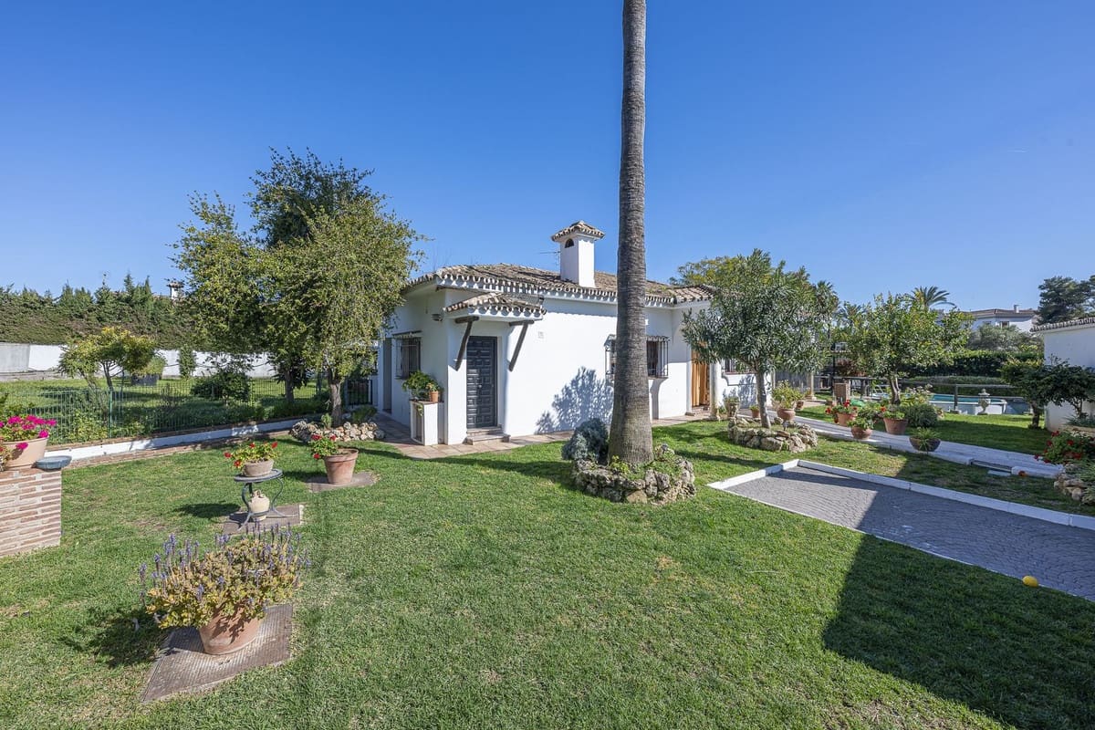 3 camera da letto Villa in vendita in Guadalmina con garage - 1.700.000 € (Rif: 9712122)