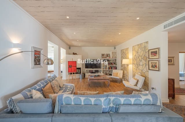 Chalet de 5 habitaciones en La Dama de Noche - La Alzambra, Marbella en venta con piscina - 2.490.000 € (Ref: 9712123)