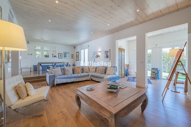 Chalet de 5 habitaciones en La Dama de Noche - La Alzambra, Marbella en venta con piscina - 2.490.000 € (Ref: 9712123)