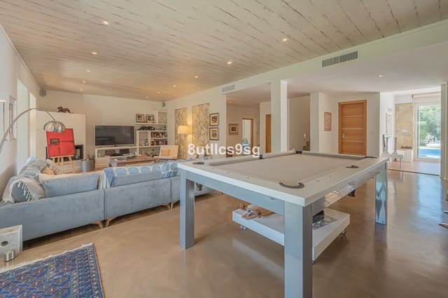 5 soveværelse Villa til salg i La Dama de Noche - La Alzambra, Marbella med swimmingpool - € 2.490.000 (Ref: 9712123)