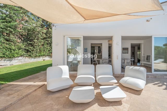 5 soveværelse Villa til salg i La Dama de Noche - La Alzambra, Marbella med swimmingpool - € 2.490.000 (Ref: 9712123)