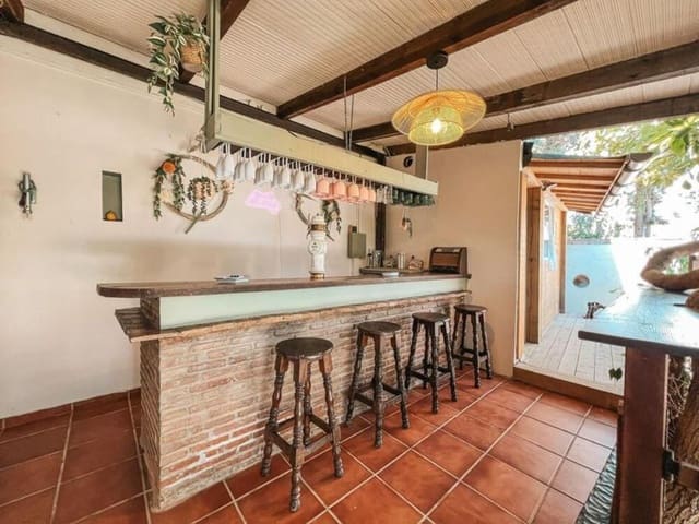 5 makuuhuone Huvila myytävänä paikassa La Dama de Noche - La Alzambra, Marbella mukana uima-altaan - 1 600 000 € (Ref: 9714848)