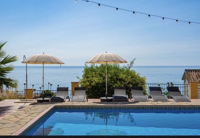 8 sypialnia Willa na sprzedaż w Centro, Estepona z basenem - 1 740 000 € (Ref: 9714849)