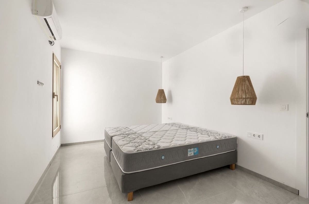 8 sypialnia Willa na sprzedaż w Estepona z basenem - 1 740 000 € (Ref: 9714849)