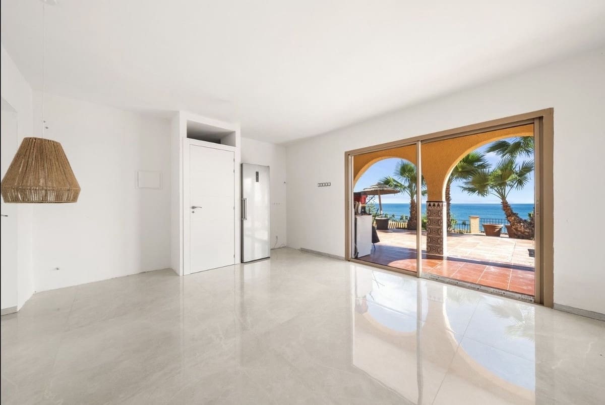 8 sypialnia Willa na sprzedaż w Estepona z basenem - 1 740 000 € (Ref: 9714849)