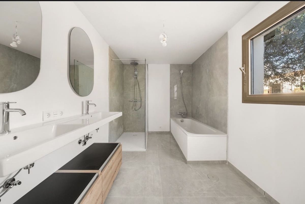 8 sypialnia Willa na sprzedaż w Estepona z basenem - 1 740 000 € (Ref: 9714849)