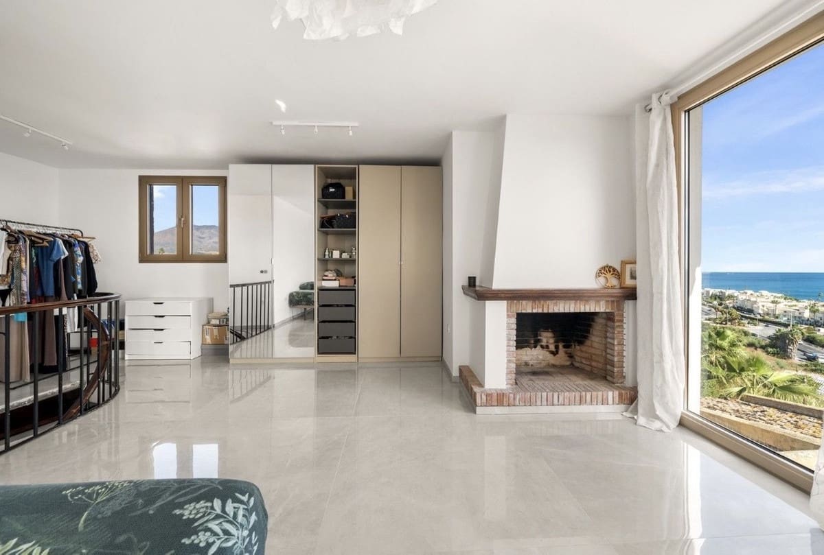 8 sypialnia Willa na sprzedaż w Estepona z basenem - 1 740 000 € (Ref: 9714849)