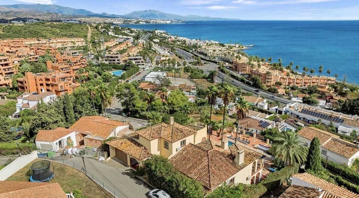 8 sypialnia Willa na sprzedaż w Estepona z basenem - 1 740 000 € (Ref: 9714849)