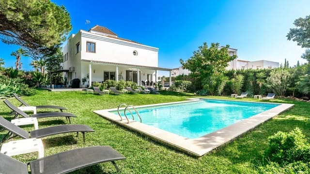 8 makuuhuone Huvila myytävänä paikassa La Dama de Noche - La Alzambra, Marbella mukana uima-altaan - 2 250 000 € (Ref: 9714850)