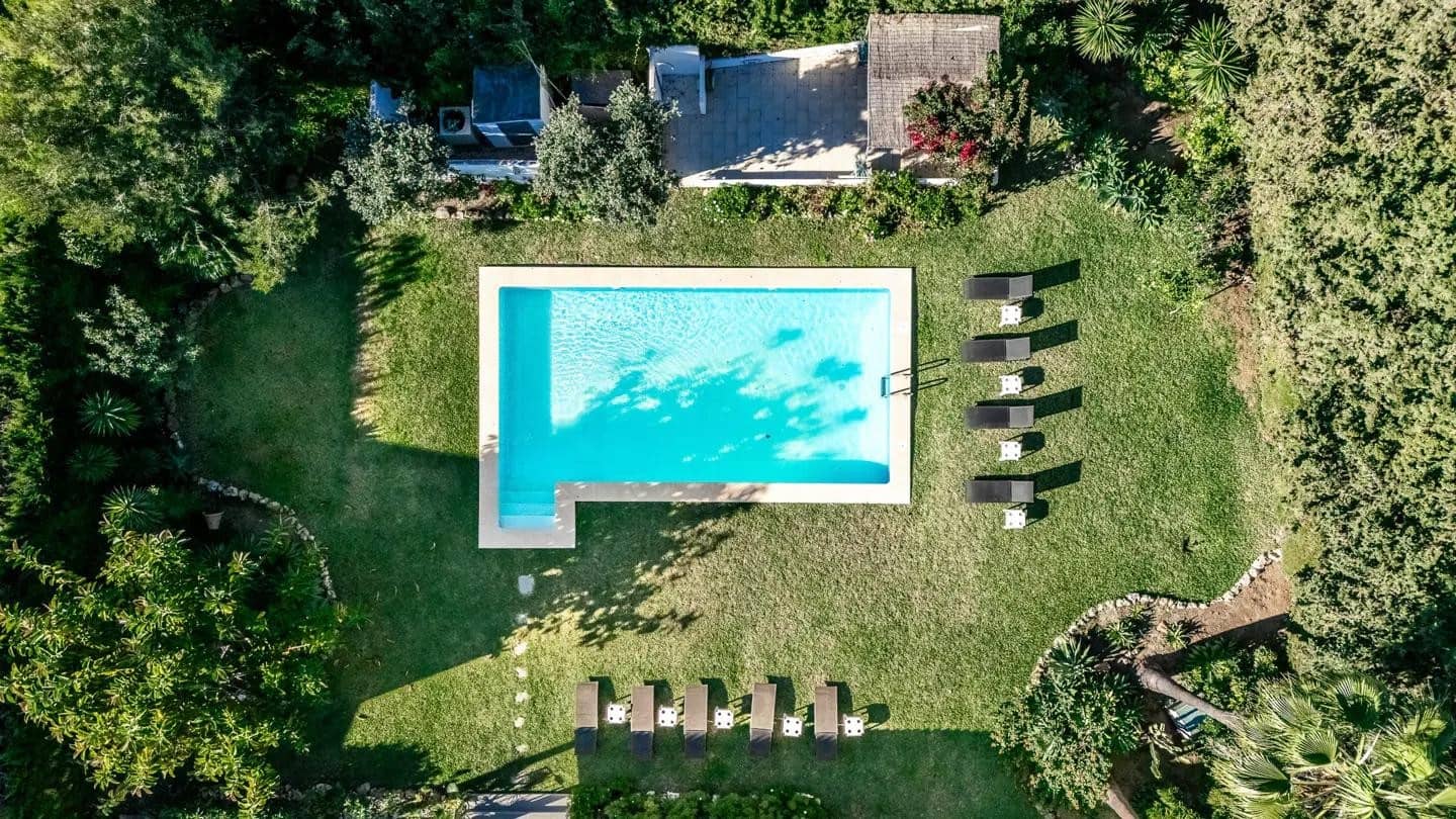 8 makuuhuone Huvila myytävänä paikassa Nueva Andalucia mukana uima-altaan - 2 250 000 € (Ref: 9714850)