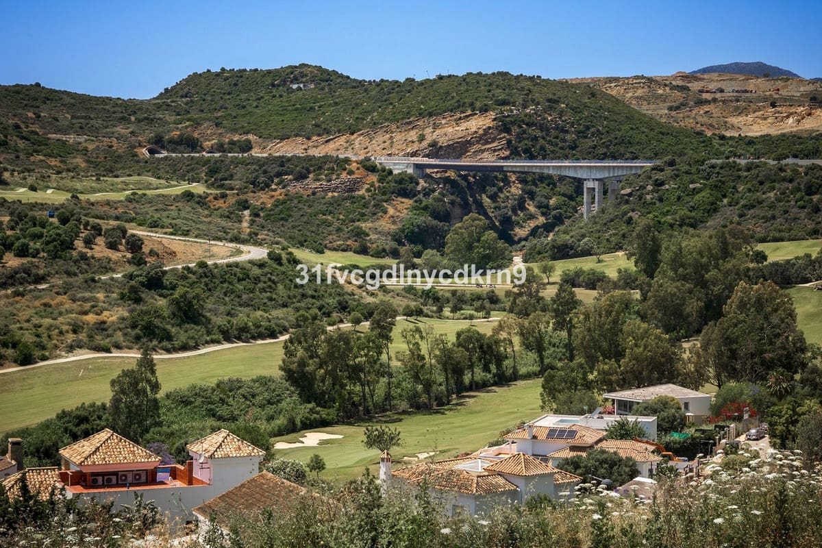 6 bedroom Villa for sale in Estepona with pool - € 1,600,000 (Ref: 9714852)