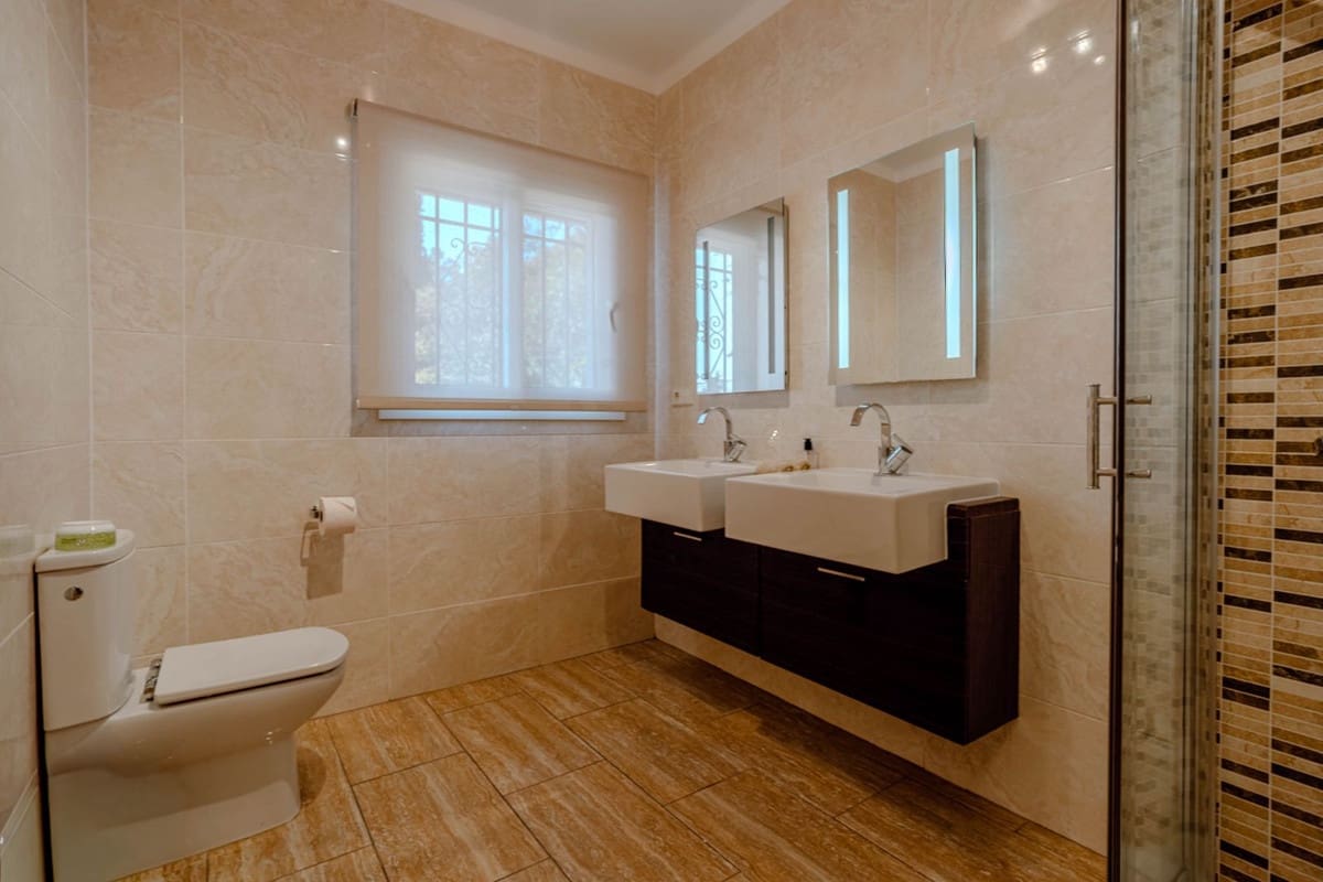 4 chambre Villa/Maison à vendre à El Paraiso avec piscine - 1 600 000 € (Ref: 9714853)