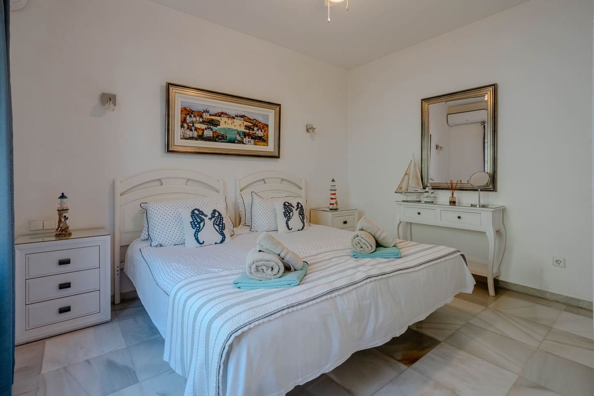 4 chambre Villa/Maison à vendre à El Paraiso avec piscine - 1 600 000 € (Ref: 9714853)