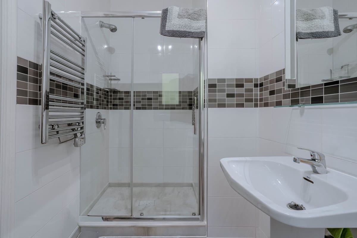 4 chambre Villa/Maison à vendre à El Paraiso avec piscine - 1 600 000 € (Ref: 9714853)