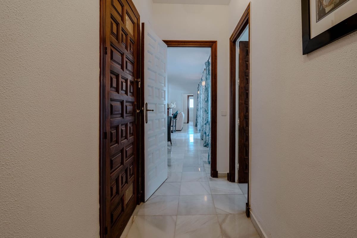 4 chambre Villa/Maison à vendre à El Paraiso avec piscine - 1 600 000 € (Ref: 9714853)