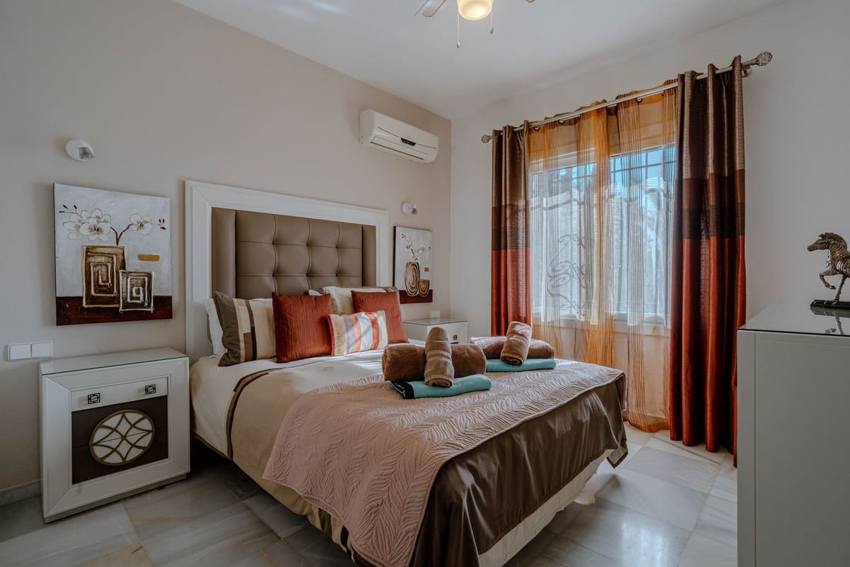 4 chambre Villa/Maison à vendre à El Paraiso avec piscine - 1 600 000 € (Ref: 9714853)