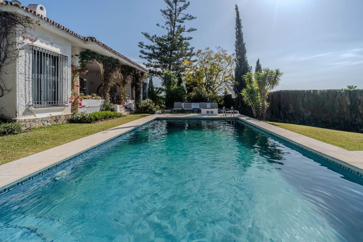 4 chambre Villa/Maison à vendre à El Paraiso avec piscine - 1 600 000 € (Ref: 9714853)