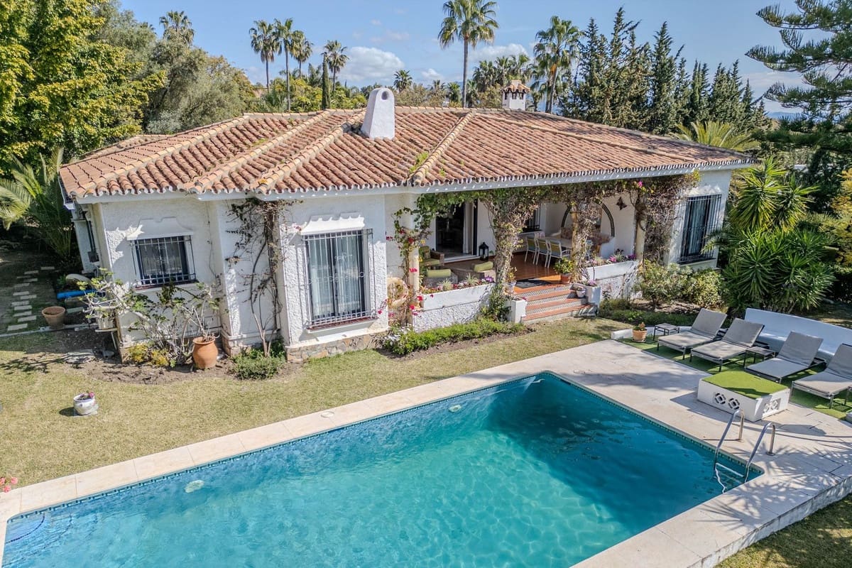 4 chambre Villa/Maison à vendre à El Paraiso avec piscine - 1 600 000 € (Ref: 9714853)