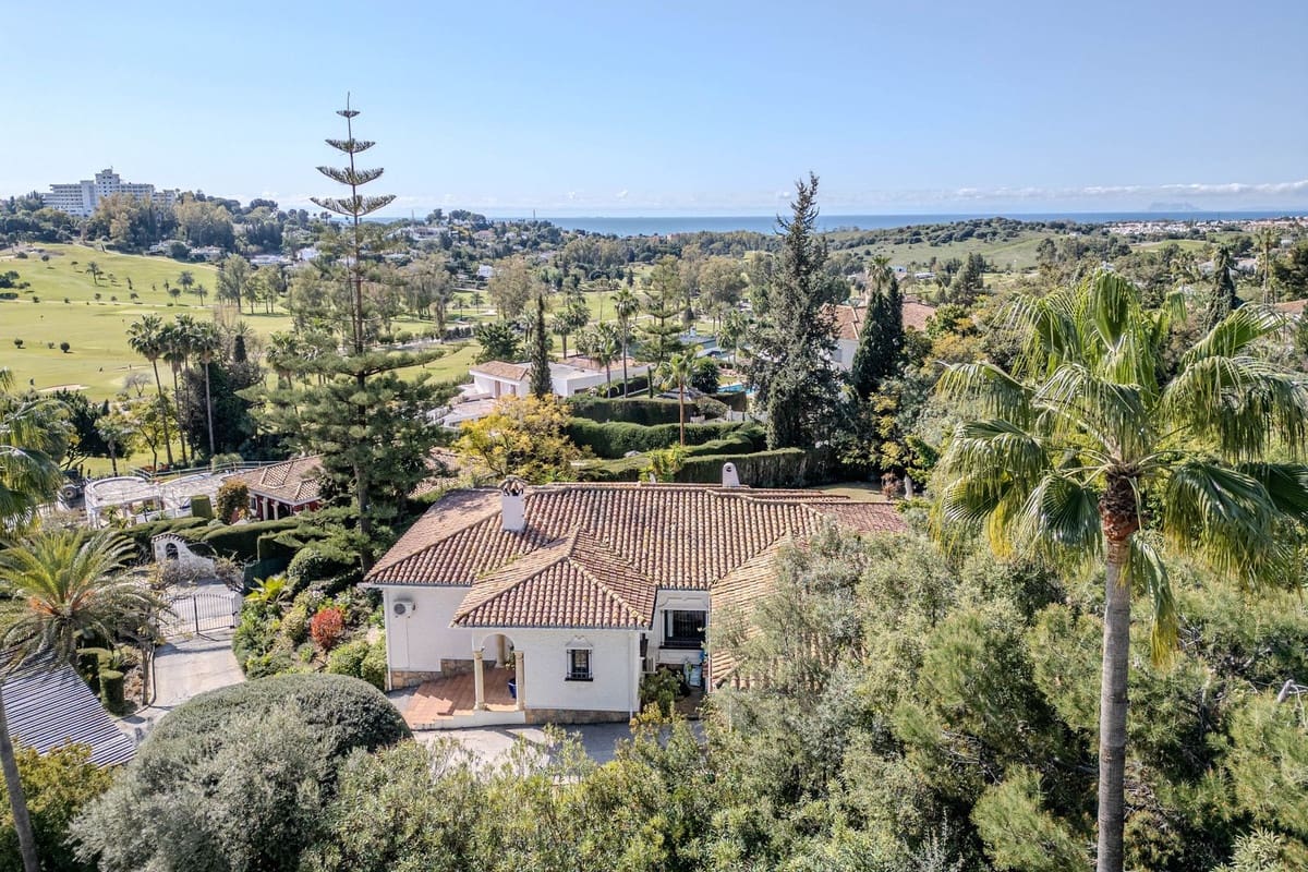 4 chambre Villa/Maison à vendre à El Paraiso avec piscine - 1 600 000 € (Ref: 9714853)