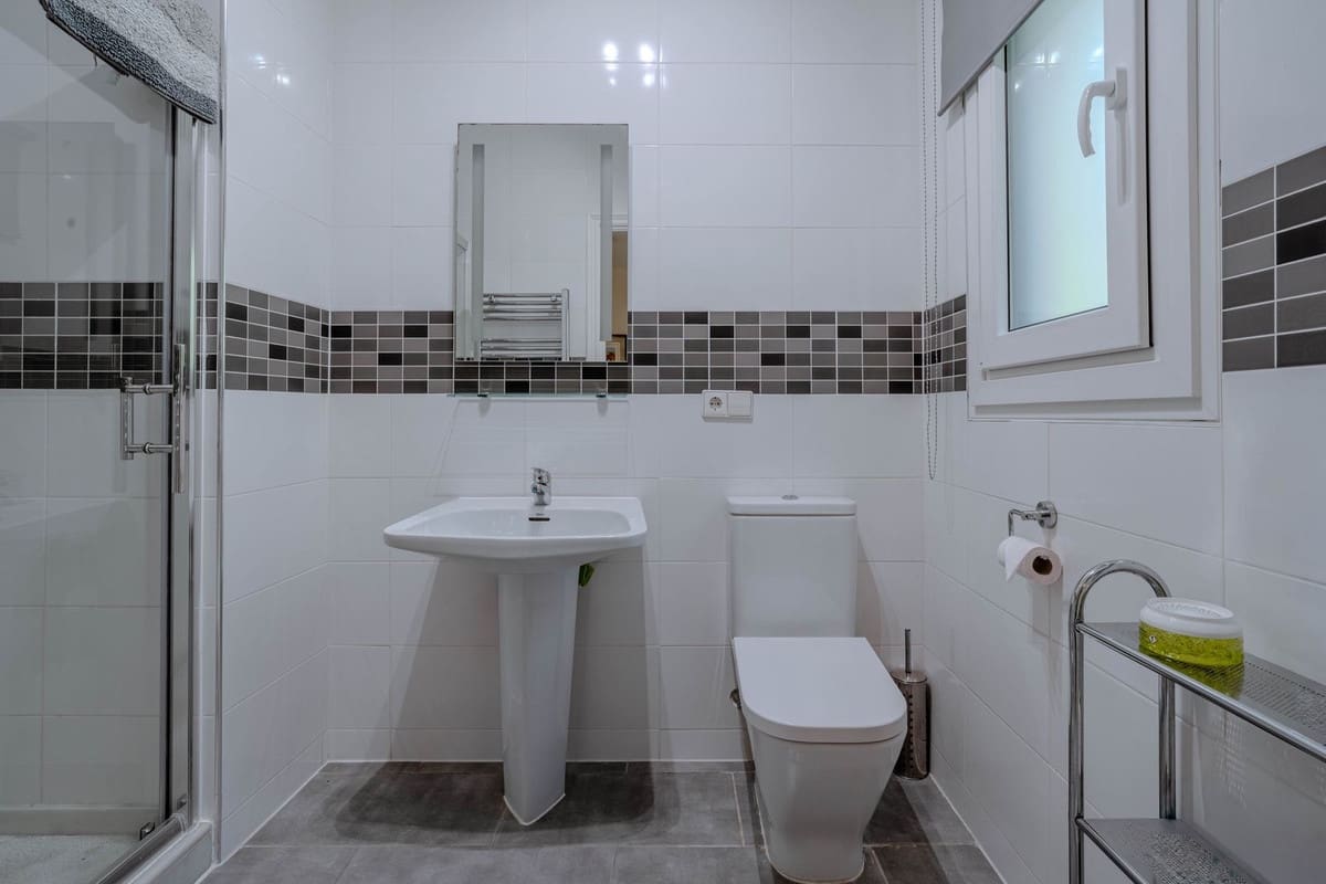 4 soverom Villa til salgs i El Paraiso med svømmebasseng - € 1 600 000 (Ref: 9714853)