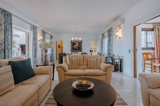 4 Zimmer Villa zu verkaufen in El Paraiso, Estepona mit Pool - 1.600.000 € (Ref: 9714853)