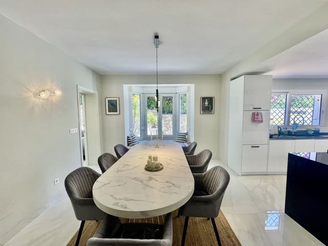 5 Zimmer Villa zu verkaufen in Sotogrande, San Roque mit Pool Garage - 1.600.000 € (Ref: 9714854)