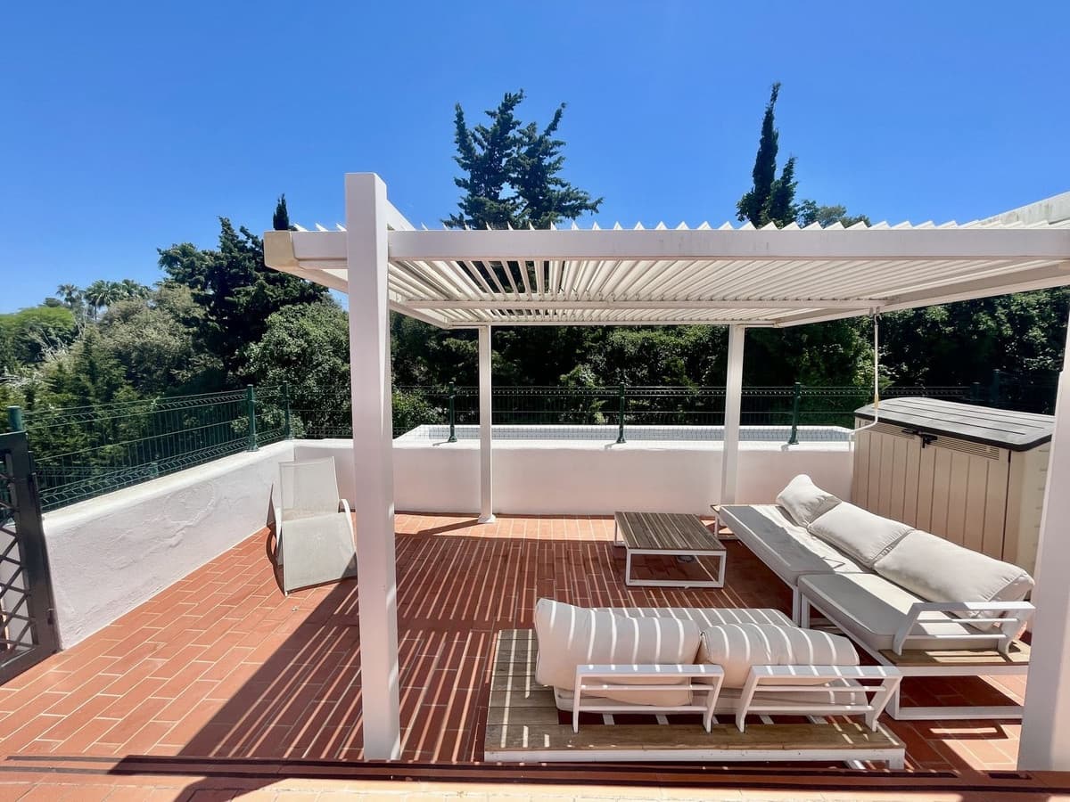 5 Zimmer Villa zu verkaufen in Sotogrande mit Pool Garage - 1.600.000 € (Ref: 9714854)