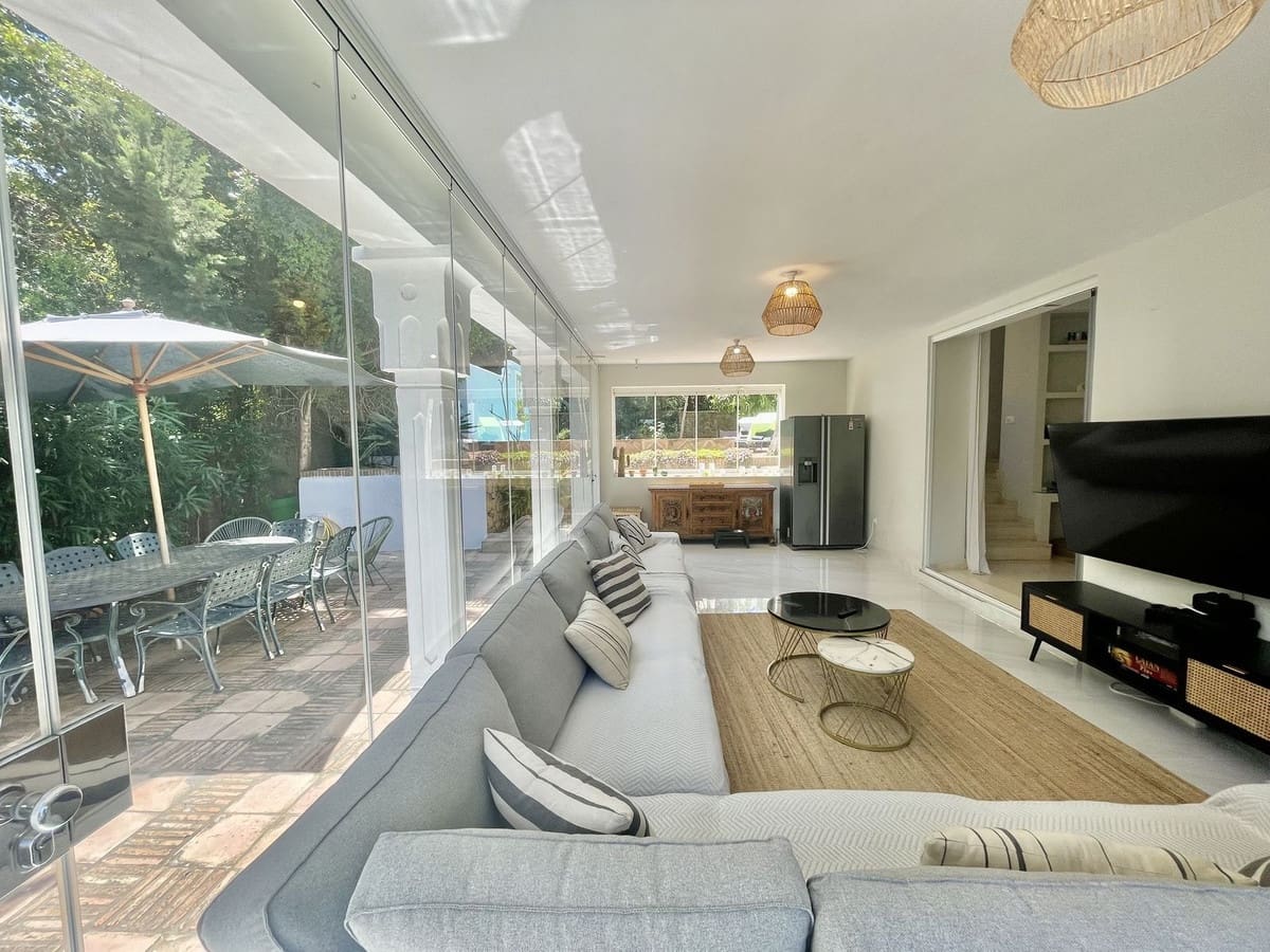 5 soveværelse Villa til salg i Sotogrande med swimmingpool garage - € 1.600.000 (Ref: 9714854)
