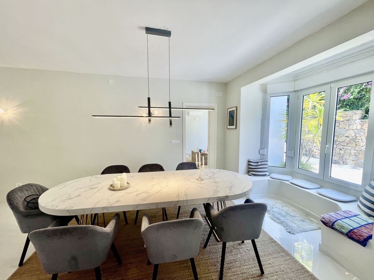 5 soveværelse Villa til salg i Sotogrande med swimmingpool garage - € 1.600.000 (Ref: 9714854)