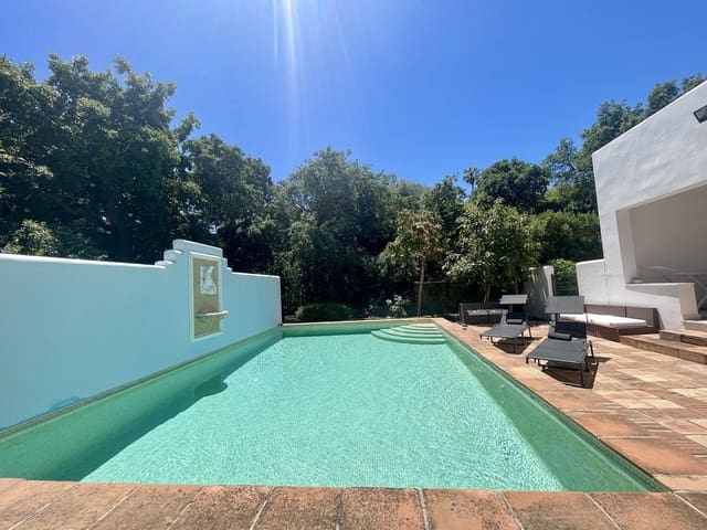 5 soveværelse Villa til salg i Sotogrande, San Roque med swimmingpool garage - € 1.600.000 (Ref: 9714854)