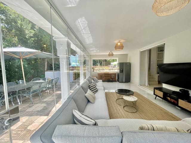 5 soveværelse Villa til salg i Sotogrande, San Roque med swimmingpool garage - € 1.600.000 (Ref: 9714854)