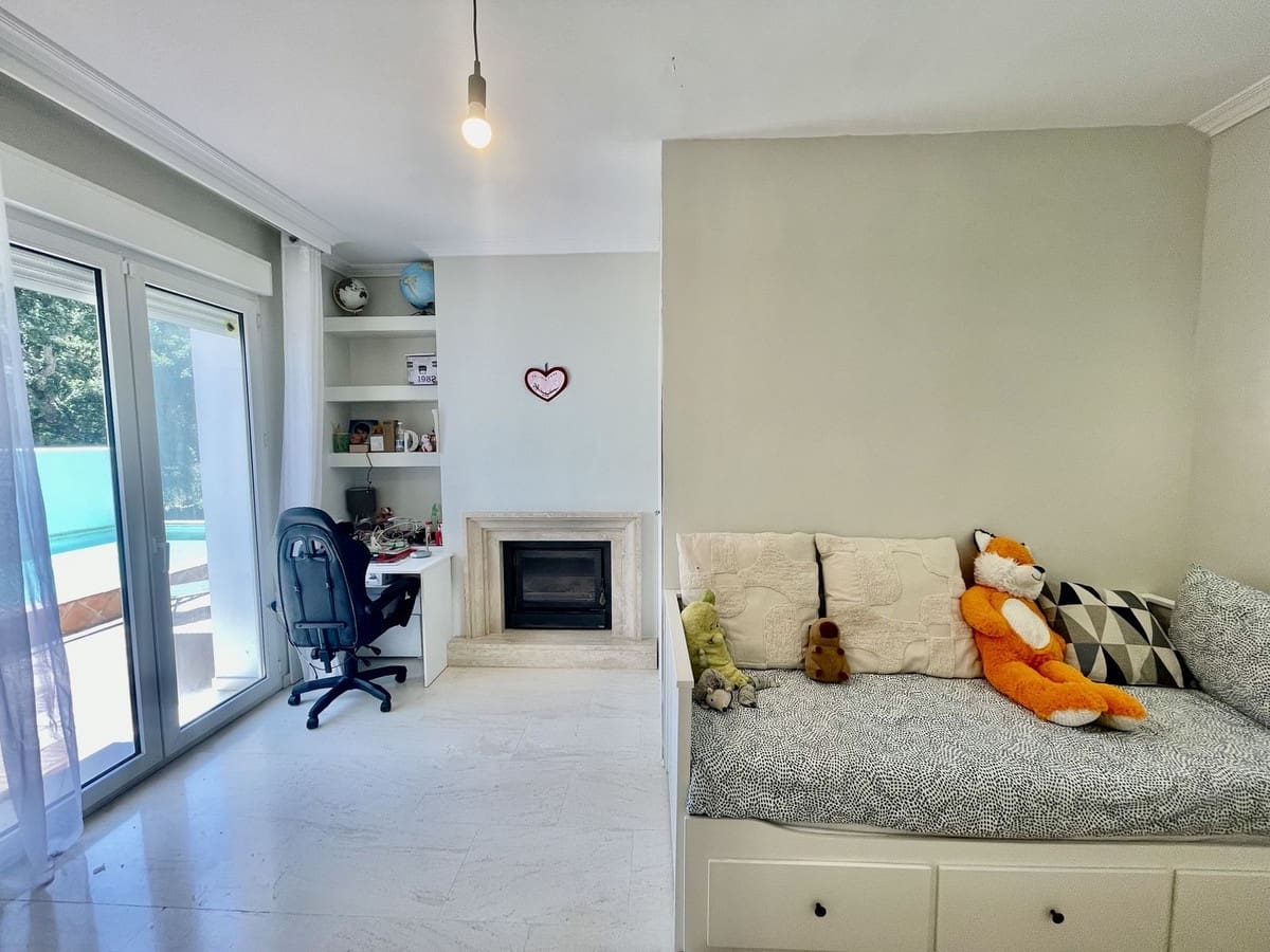 5 soveværelse Villa til salg i Sotogrande med swimmingpool garage - € 1.600.000 (Ref: 9714854)