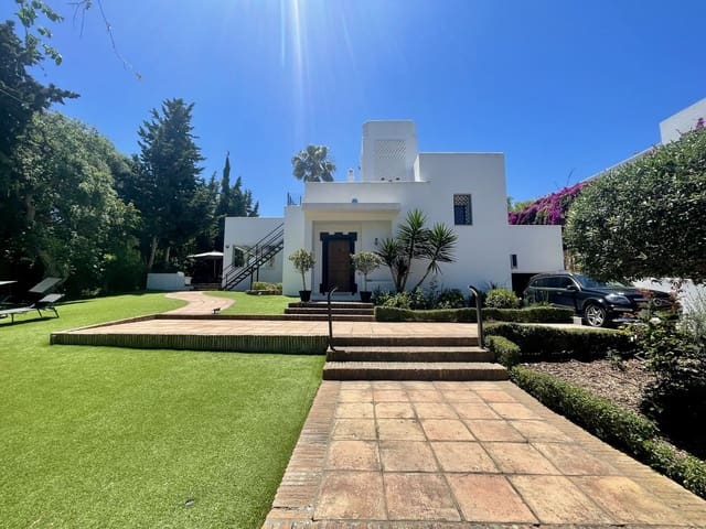 5 soveværelse Villa til salg i Sotogrande, San Roque med swimmingpool garage - € 1.600.000 (Ref: 9714854)
