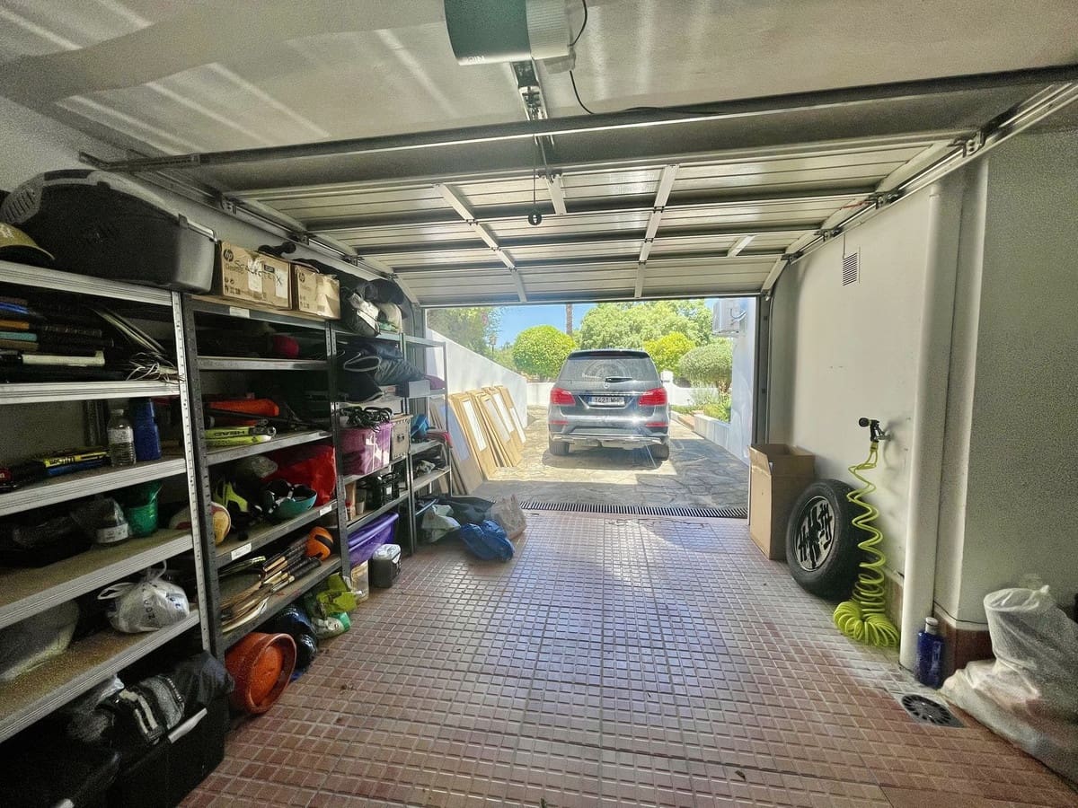 5 soveværelse Villa til salg i Sotogrande med swimmingpool garage - € 1.600.000 (Ref: 9714854)