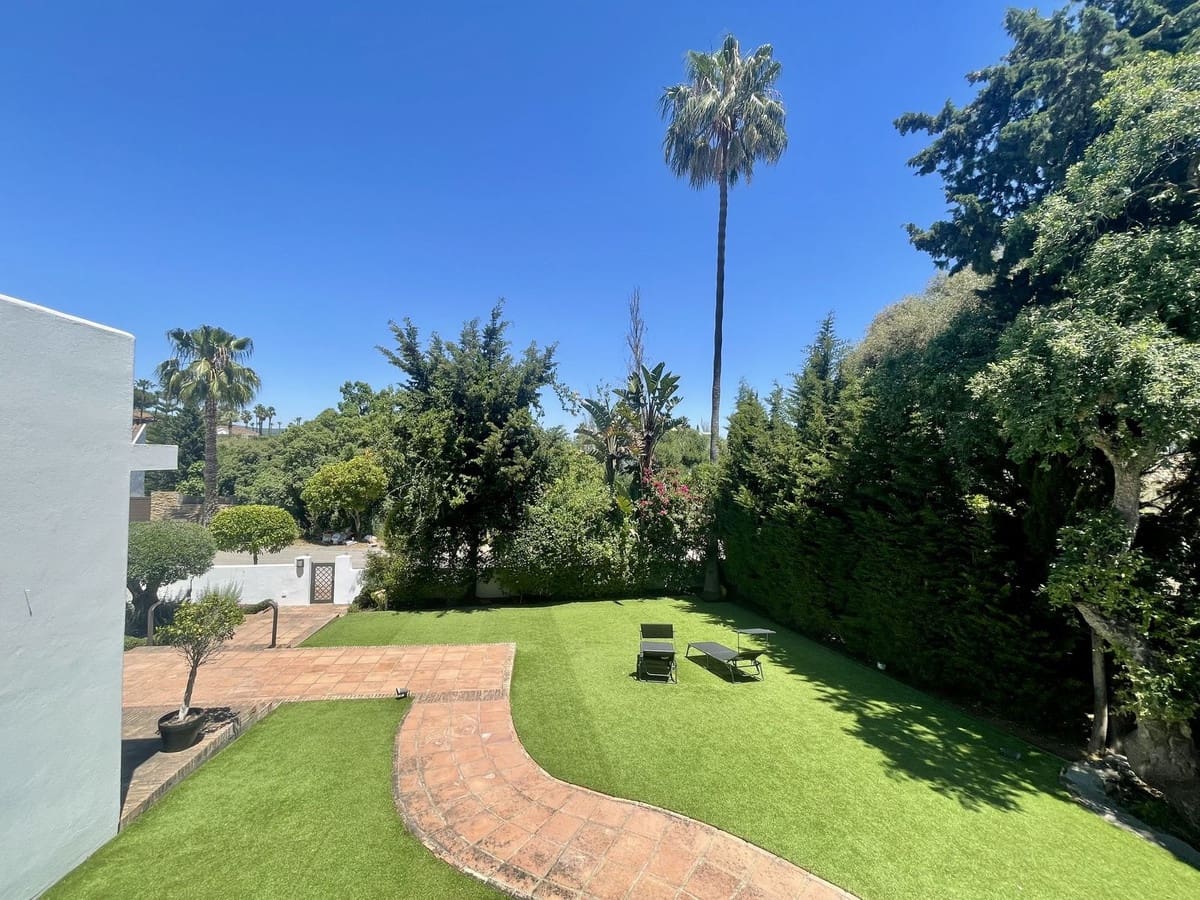 5 soveværelse Villa til salg i Sotogrande med swimmingpool garage - € 1.600.000 (Ref: 9714854)