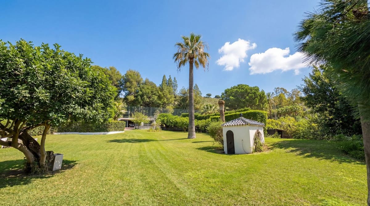 5 soverom Villa til salgs i Alhaurin el Grande med svømmebasseng garasje - € 2 150 000 (Ref: 9714855)