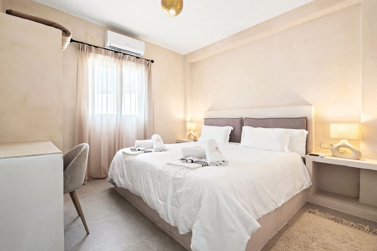 12 slaapkamer Hotel te koop in Sotogrande met zwembad garage - € 5.500.000 (Ref: 9730228)