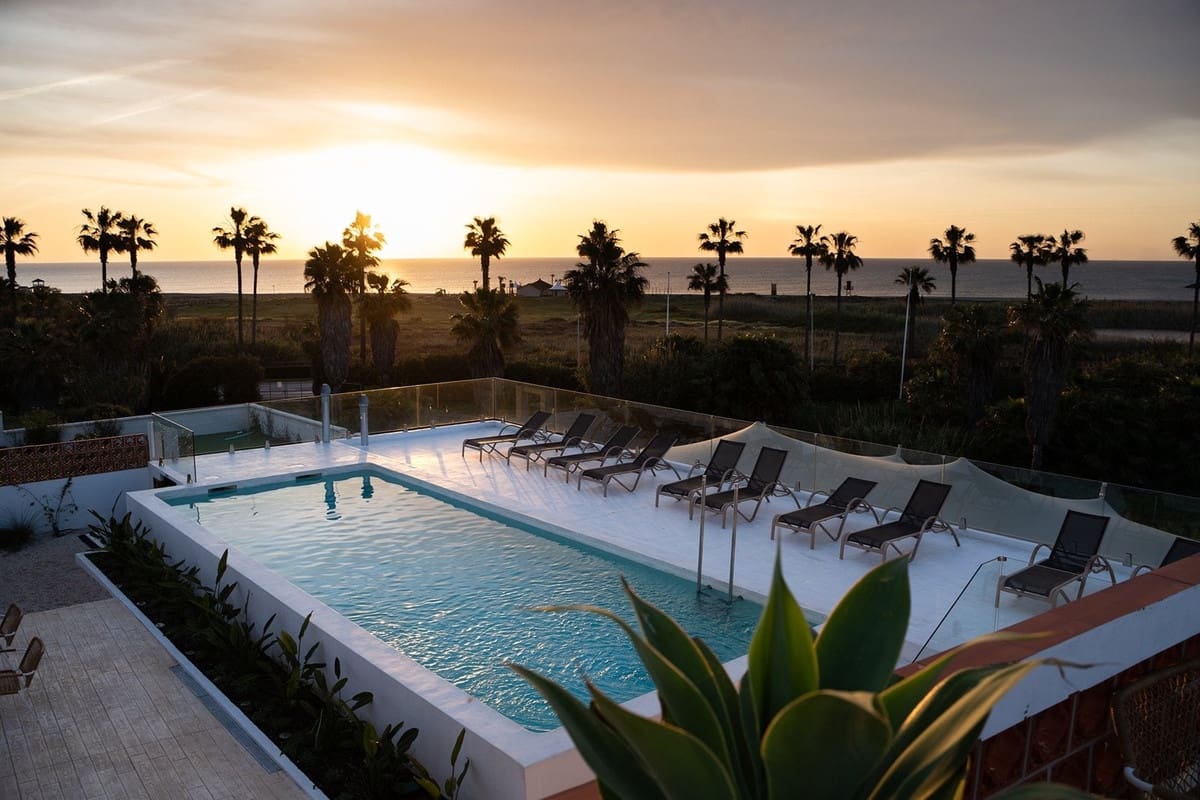 12 slaapkamer Hotel te koop in Sotogrande met zwembad garage - € 5.500.000 (Ref: 9730228)