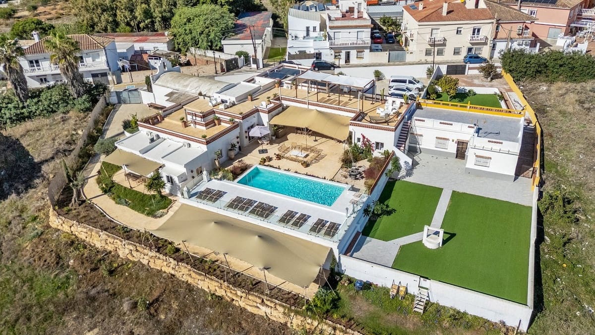 12 slaapkamer Hotel te koop in Sotogrande met zwembad garage - € 5.500.000 (Ref: 9730228)