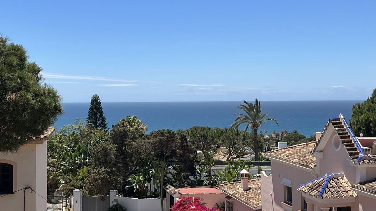 4 sypialnia Willa na sprzedaż w Marbella z basenem - 1 250 000 € (Ref: 9732017)