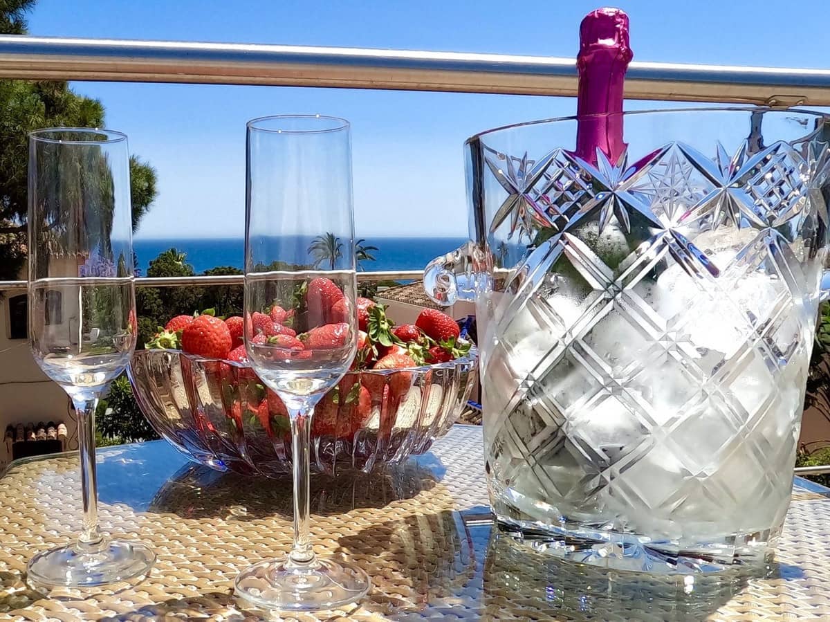 4 sypialnia Willa na sprzedaż w Marbella z basenem - 1 250 000 € (Ref: 9732017)