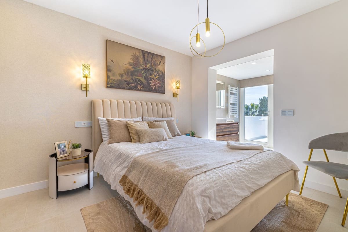 3 bedroom Villa for sale in Mijas Costa with pool - € 1,450,000 (Ref: 9732018)