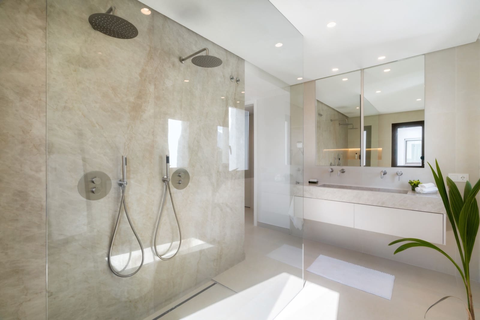 3 quarto Penthouse para venda em Benahavis com piscina garagem - 1 500 000 € (Ref: 9743212)