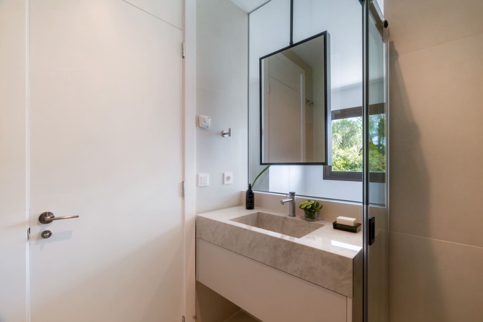 3 quarto Penthouse para venda em Benahavis com piscina garagem - 1 500 000 € (Ref: 9743212)